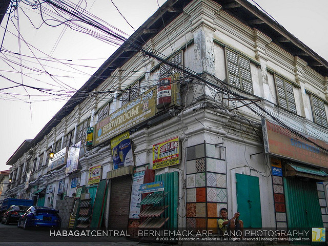 The Dangling Cables of Vigan